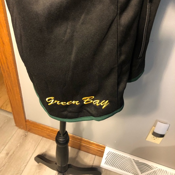 Mitchell & Ness Women’s Greenbay Packers Zip-Up Jacket - Picture 6 of 9